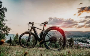 10 Amazing Bike Tour Routes in the World